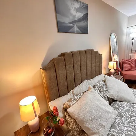 Canary Wharf Single Double And En-suite Guest house London
