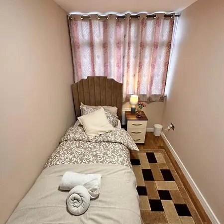 Canary Wharf Single Double And En-suite London