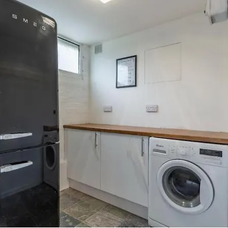 Holiday home Unique 4 Bed Detached House In East *