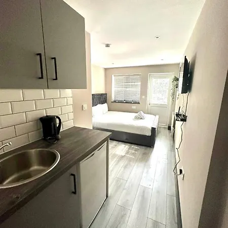 Guest house - Heathrow