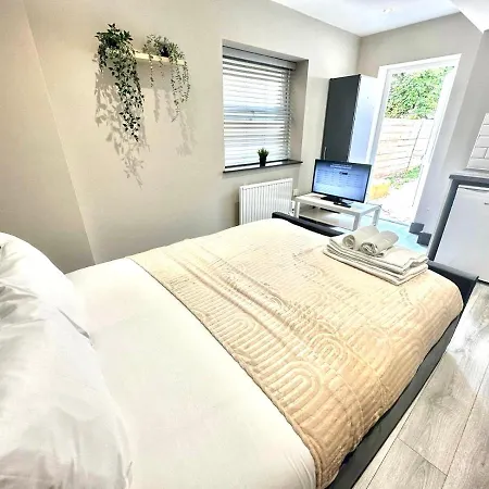 Guest house - Heathrow