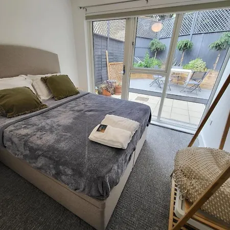 Amazing 5 Stars London