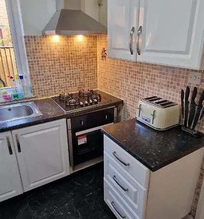 Homestay Cozy Double Bedroom In Zone 1-2 *