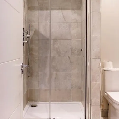 Appartement Beautiful New 2 Bed Flat - 5 August House