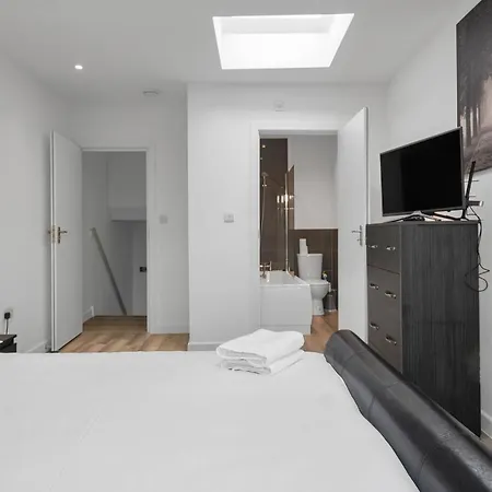 Modern In South West Wandsworth Apartment London