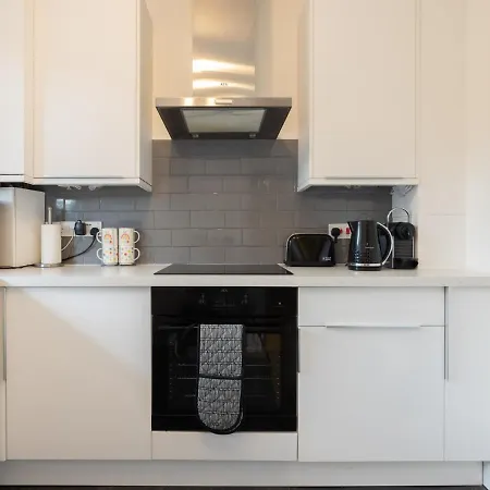 Lejlighed Spacious Flat In South With Balcony - Pass The Keys