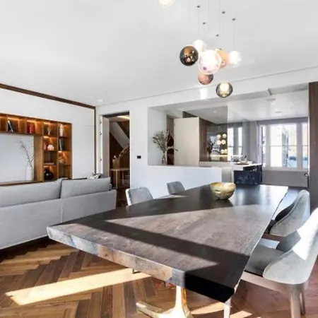 Modern Penthouse In The Daire *