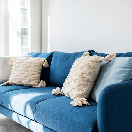 Apartment Bright & Spacious 2-bed, 2-bath In The Heart Of - Whole