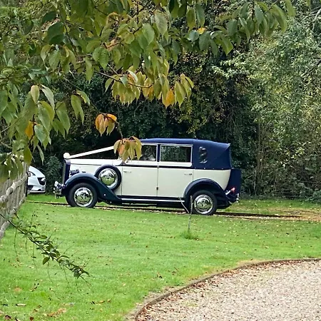 The Secret & Hideaway Caravan * Cudham
