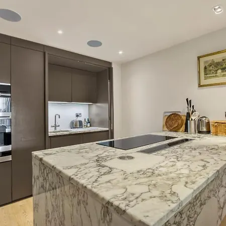 Canal Side Luxury 1 Bed Chelsea