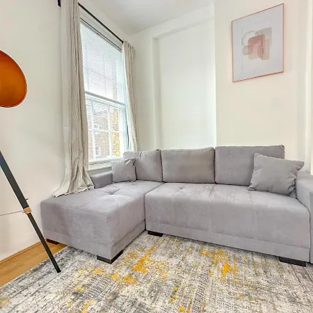 Gower Street Residences * London