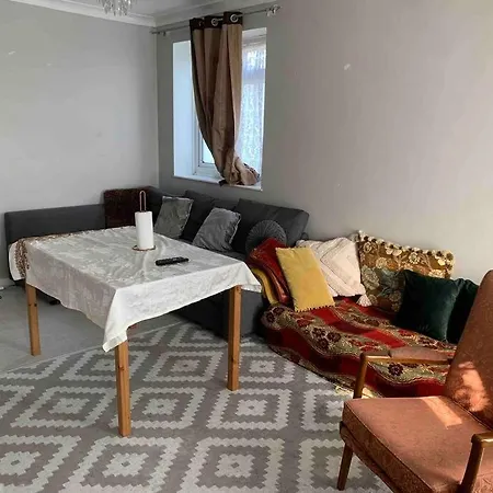 Entire 2 Bedroom Apartment *