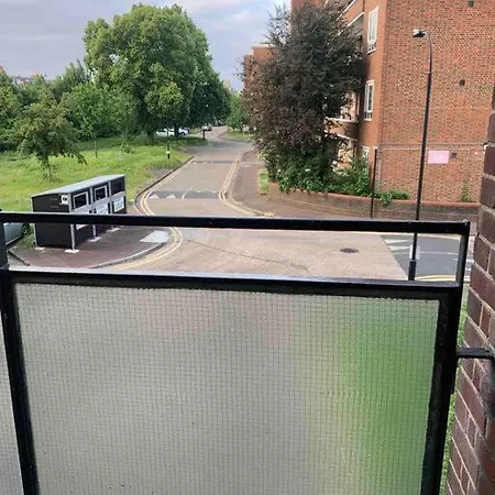 Apartment Entire 2 Bedroom London