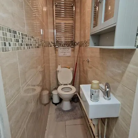 Apartment Small Cozy Zone 1