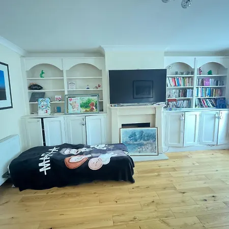 Guest house Close To Wimbledon Tennis *