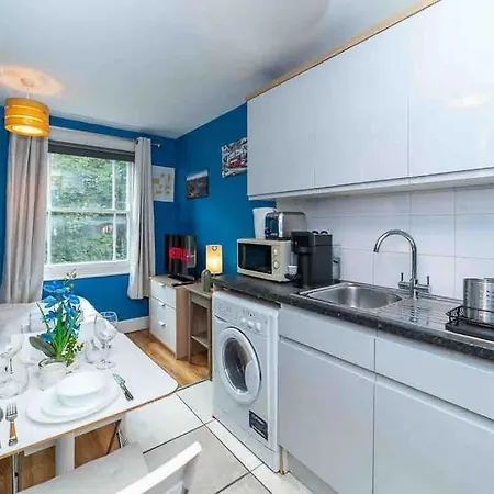 Hyde Park Studio 6 * London