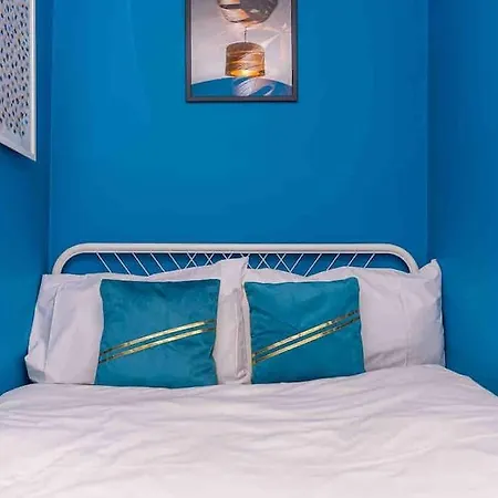 Hyde Park Studio 6 Apartment London