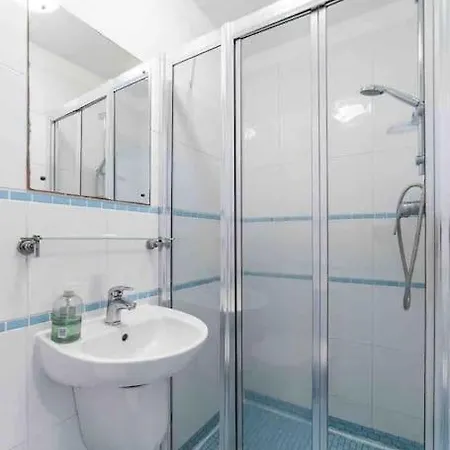 Hyde Park Studio 6 * London