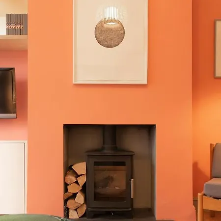 Holiday home Stunning 3-bedroom Townhouse In Superb Location *