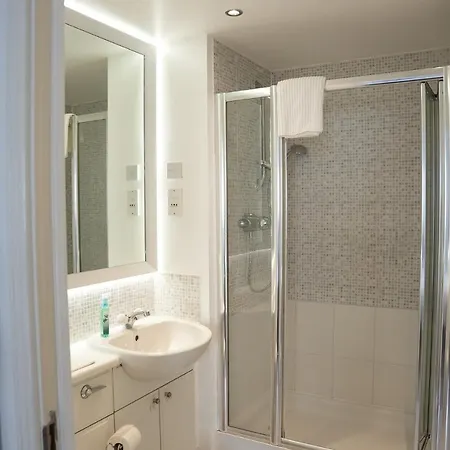 2 Bed River View Greenwich London