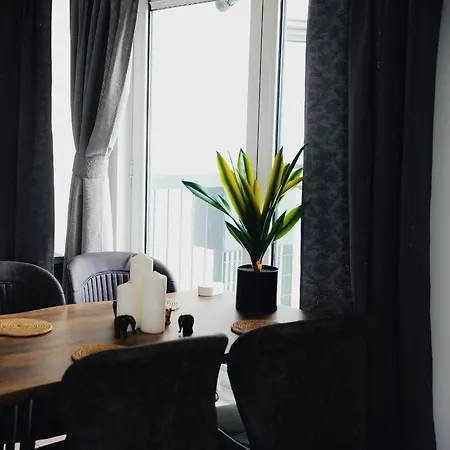 2 Bed River View Greenwich London
