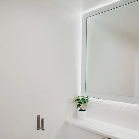 2 Bed River View Greenwich Apartment London