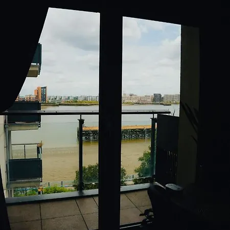 2 Bed River View Greenwich