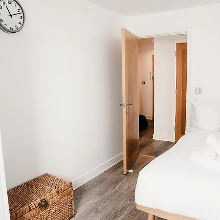 2 Bed River View Greenwich