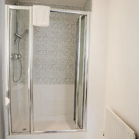 2 Bed River View Greenwich *