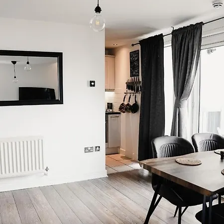 2 Bed River View Greenwich *