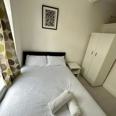 4 Floor New Miles Londyn