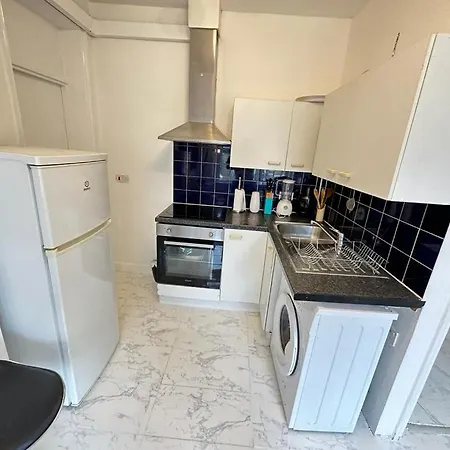 Apartament 4 Floor New Miles Londyn