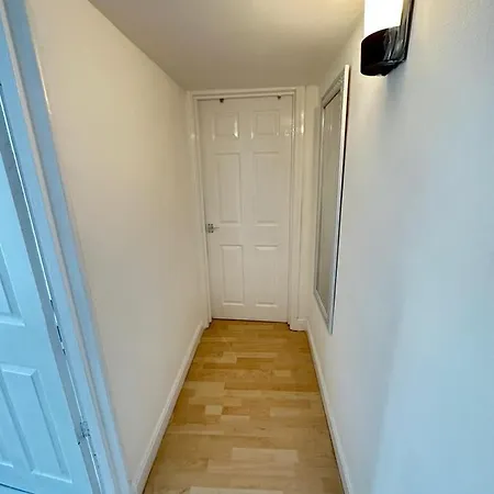 Apartament 4 Floor New Miles Londyn