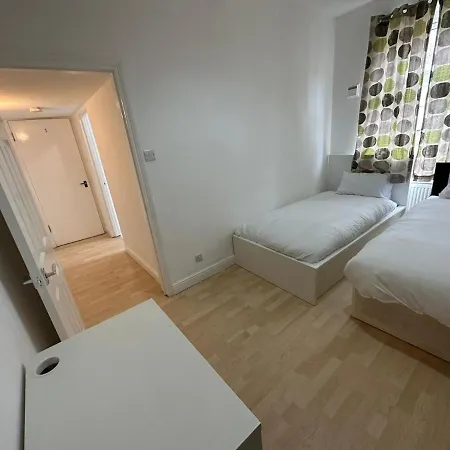 4 Floor New Miles Apartament Londyn