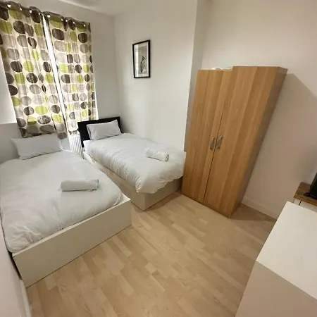 Apartament 4 Floor New Miles Londyn