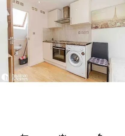 Flat In The Heart Of Golders *