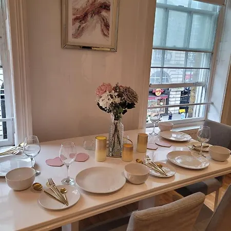 3 Bedroom In Central Sleep 10 Hy2 Apartment