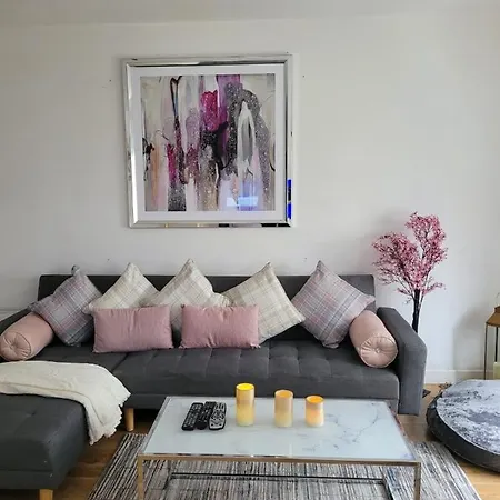 3 Bedroom In Central Sleep 10 Hy2 Apartment