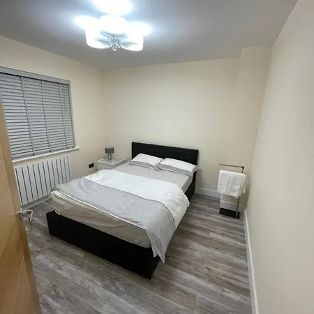度假居 Modern 4-bedroom Entire House With Garden *