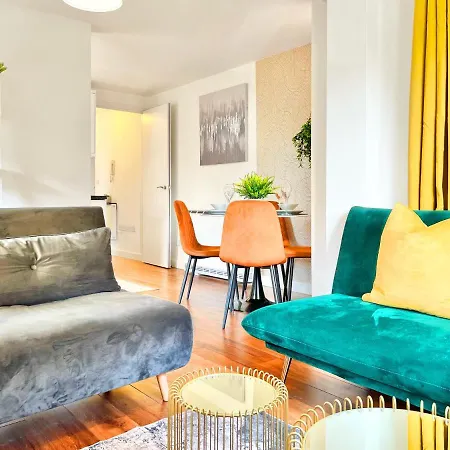 Weekly Or Monthly - Relocation & Business - 4 Guests - By Hofin Stays Short Lets & Serviced Apartment London