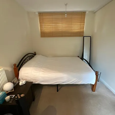 Homestay Cozy In Shared Near Canary Wharf