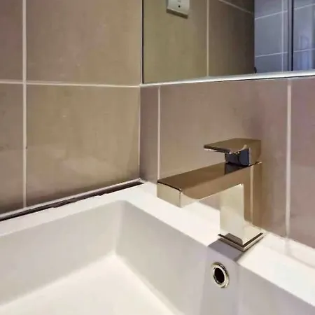 Spacious 2 Bed In The Heart Of Kensington