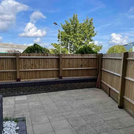 Apartment Entire In Brentford, West London. London