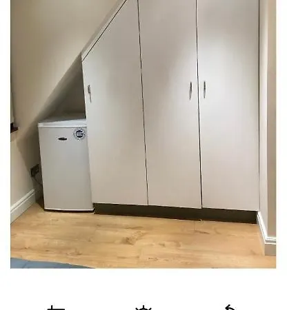 Apartment Flat In The Heart Of Golders *