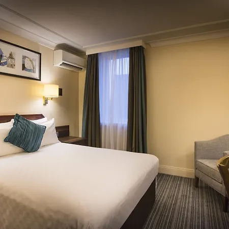 Thistle London Heathrow Terminal 5 Hotell 3*