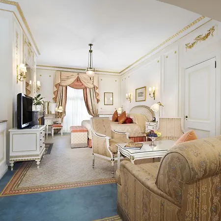 The Ritz 5*