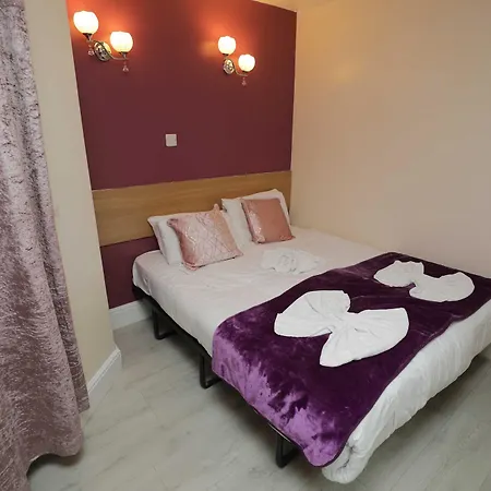 Holland Hotel 2*