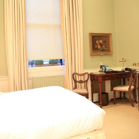 The Cranley 4*