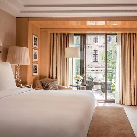 Four Seasons At Park Lane 5*