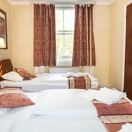 Dolphin Hotel 3*
